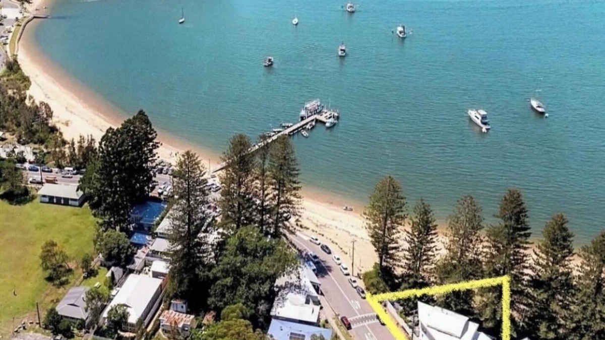 Patonga House | Absolute Beach Front House Panoramic Views