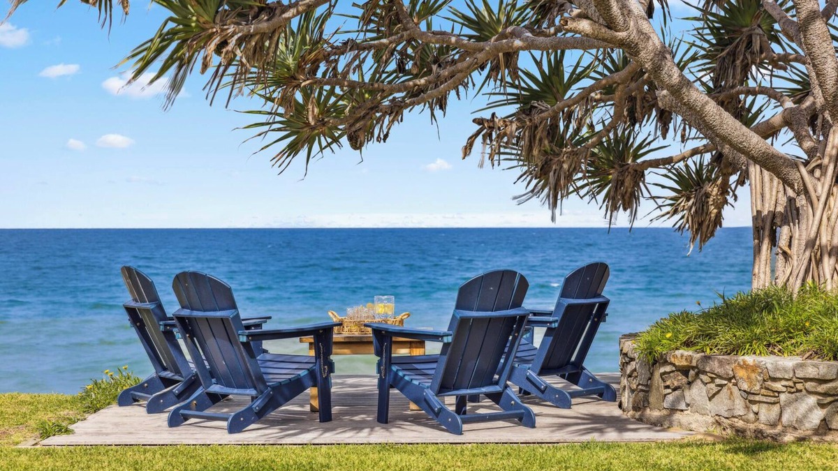 Sapphire Beach House | Absolute Beachfront, Pet-friendly, family beach house