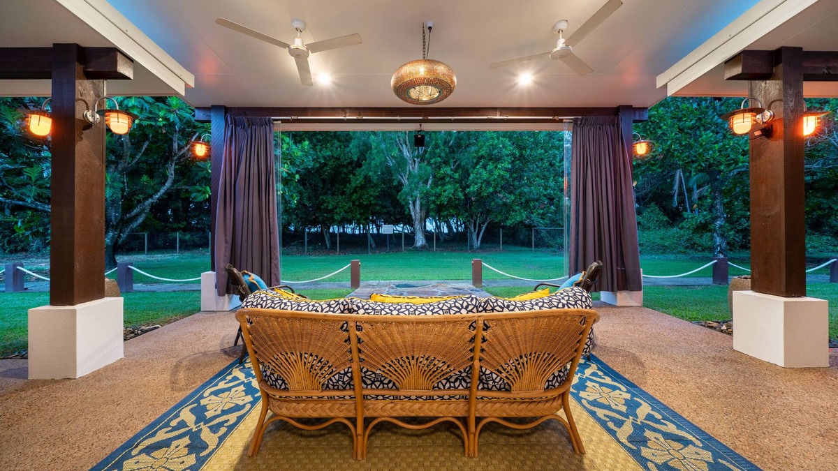 Wonga Beach House | Absolute Beachfront Luxury & Serenity: Wonga Belle