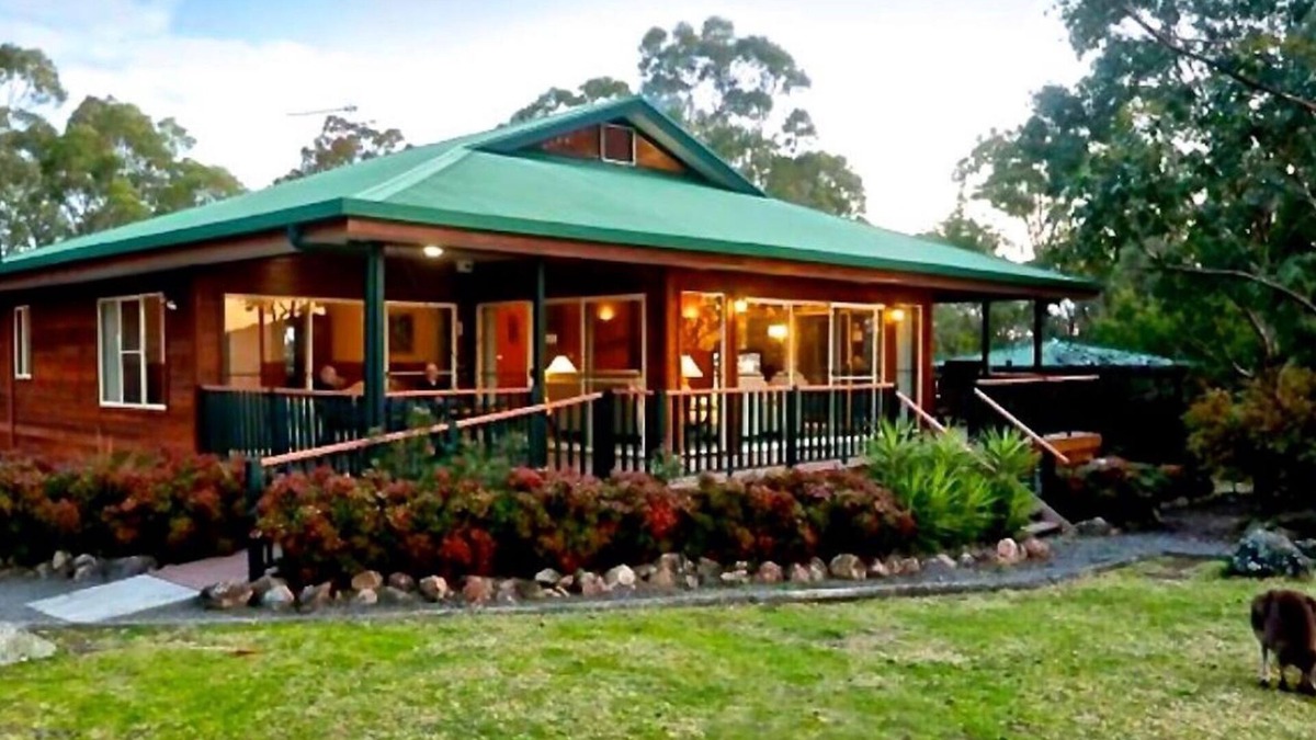 Vacy House | Absolute luxury, surprising additions, welcome hamper & wine, cheese & biscuits