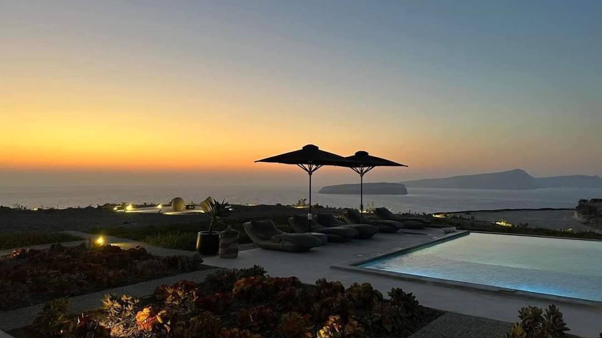 Akrotiri Hotel | Absolute Paradise Santorini- Adults Only