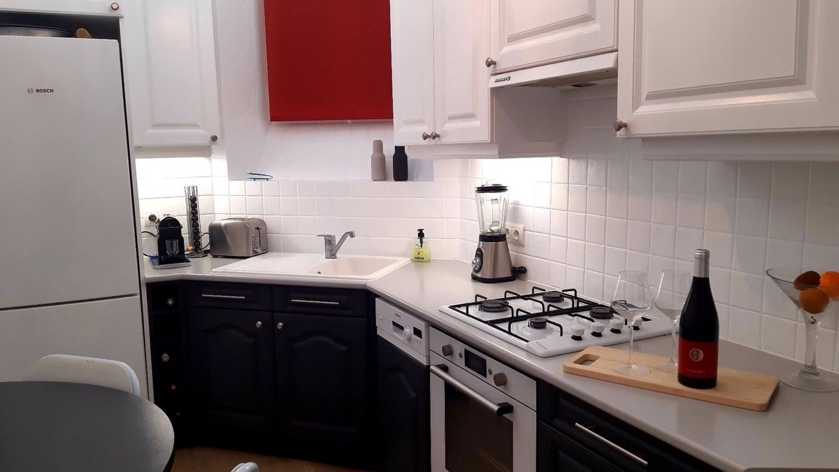 Riou - Petit Juas - Av de Grasse Apartment | Absolute peace and quiet, garden and parking right in the center of Cannes!