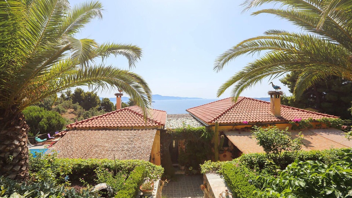 Achladies Apartment | Absolute sea view apartment"Birds"in Luxury Villa Stratos Skiathos best location