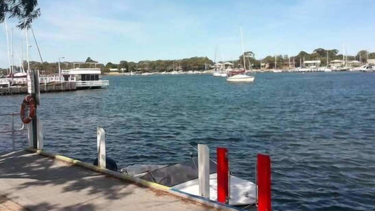 Eagle Point Cottage | Absolute water frontage with river and jetty at front door and Lake King to rear