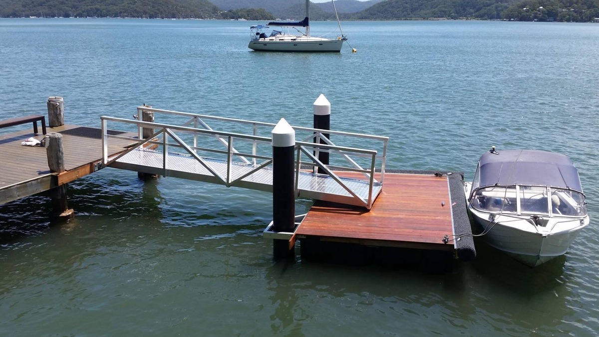 Little Wobby House | Absolute Waterfront: Turners River House Hawkesbury River.WOBBY BEACH