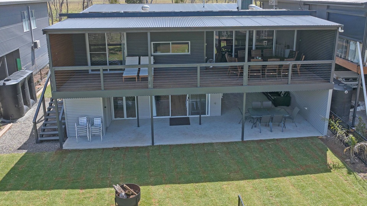 Pellaring Flat House | Absolute waterfront, absolute bliss. R&T's riverfront property. Pet friendly!