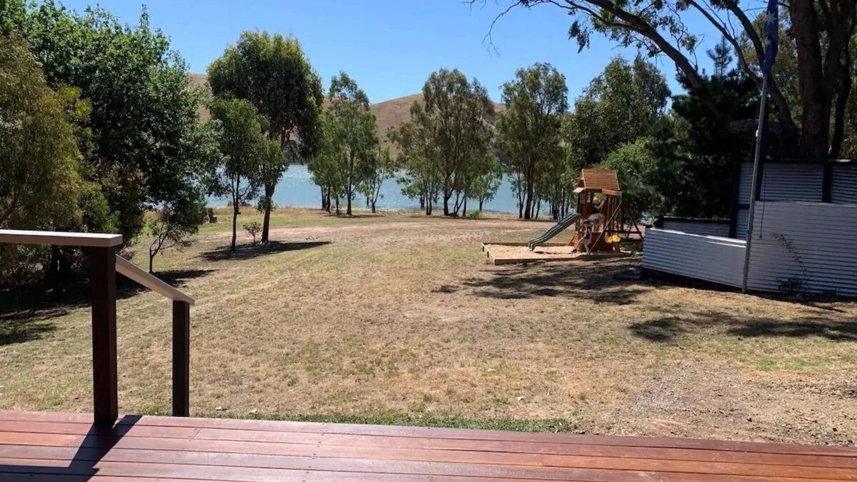 Bonnie Doon House | Absolute Waterfront, With Comfort and Style