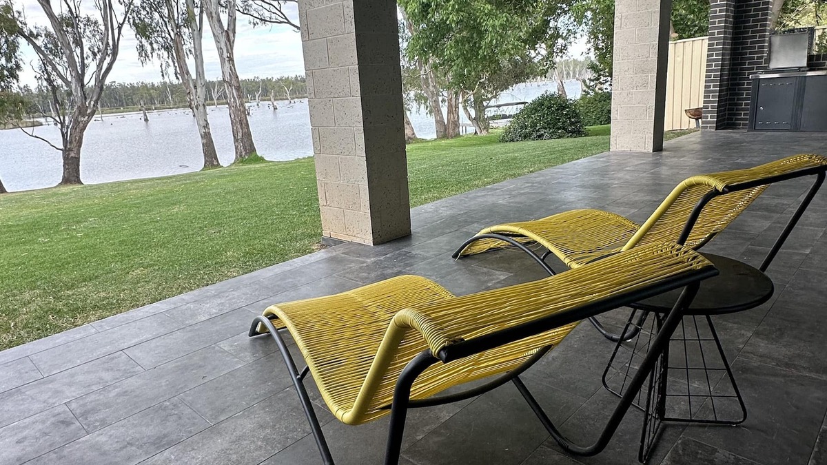Bundalong House | Absolute Waterfront BundalongnModern stylish home right on the water