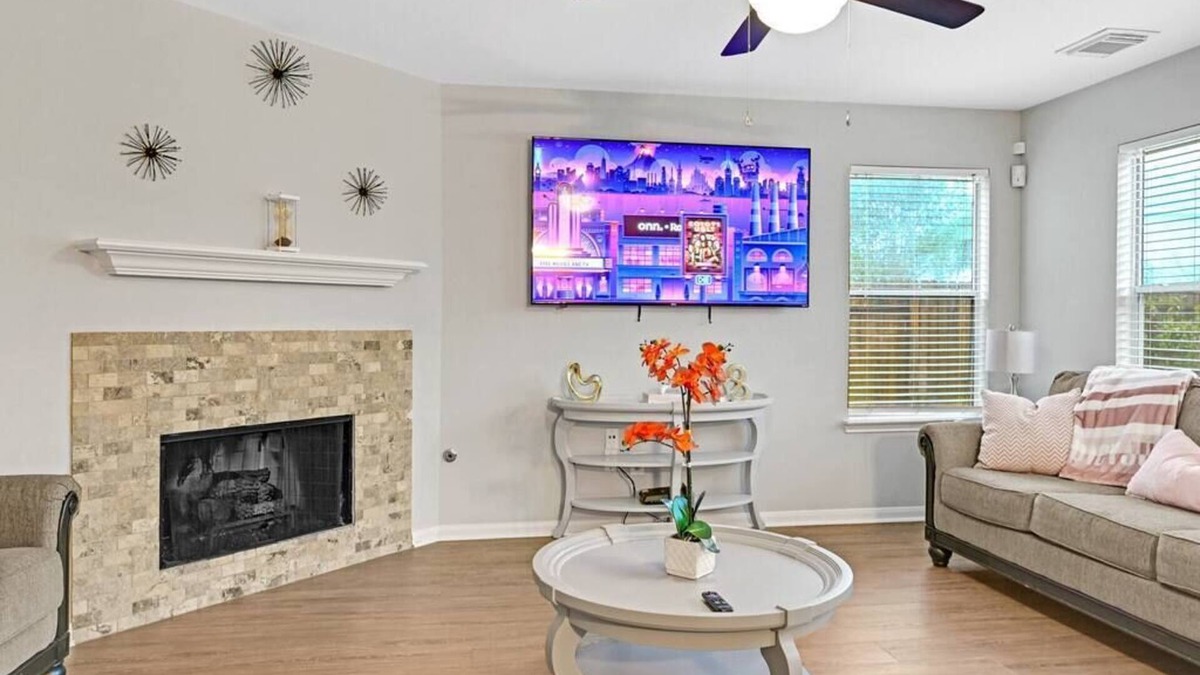 Spring House | Absolutely Charming Vacation Home!