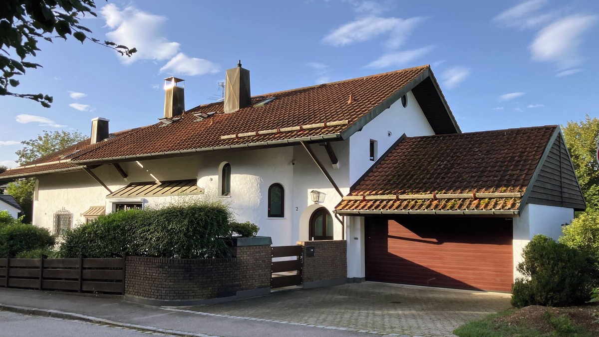 Munchen District Apartment | Absolutely quiet 3 Room Apartment "At Isar River Park", near Munichs Centre