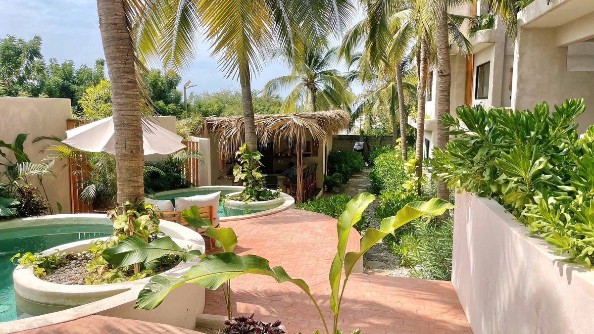 Santa Maria Apartment | AC Bedroom Daily Clean Pool Reliable Wi-Fi