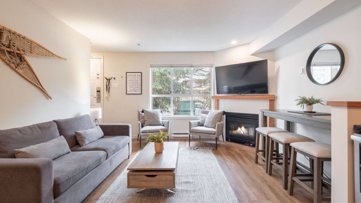 Village North Condo | AC in bedrooms | Private hot tub | Pets | Location