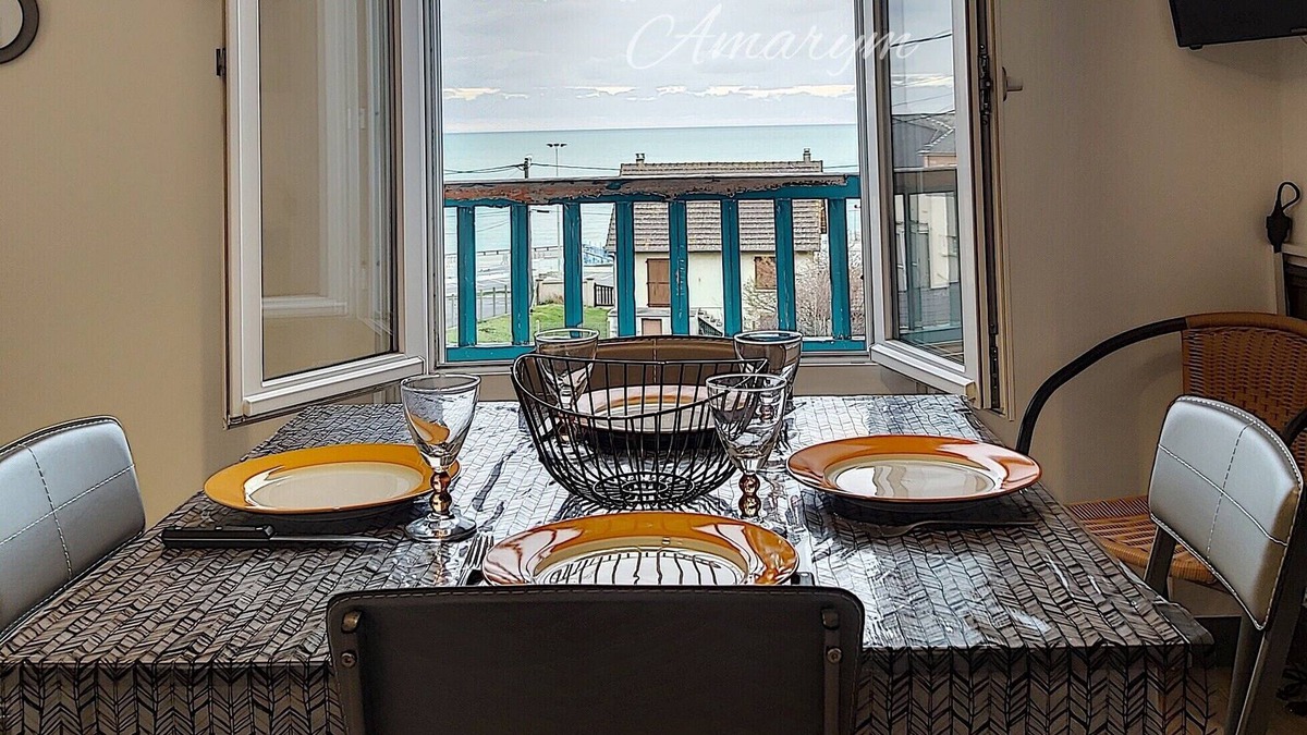 Woignarue Apartment | AC34 - La plage à pied