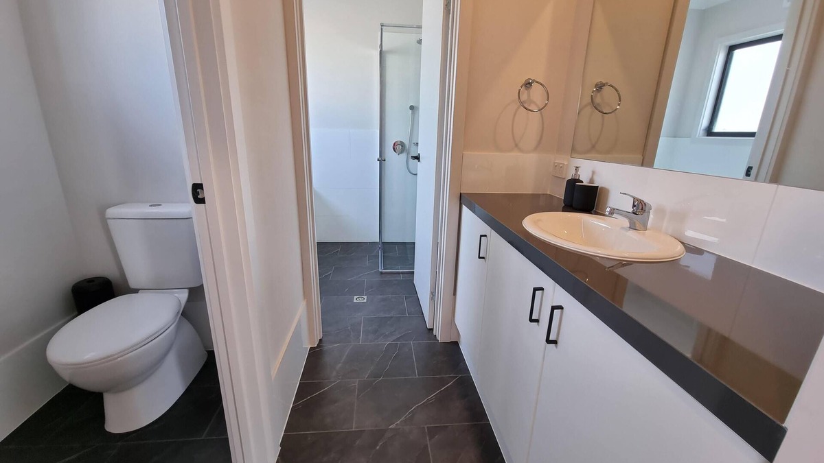 Warrenben House | Acacia Views - A large and amazing holiday home