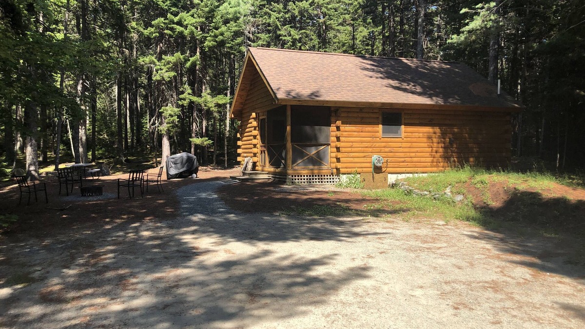Southwest Harbor Cabin | Acadia Explorer Cabin 2