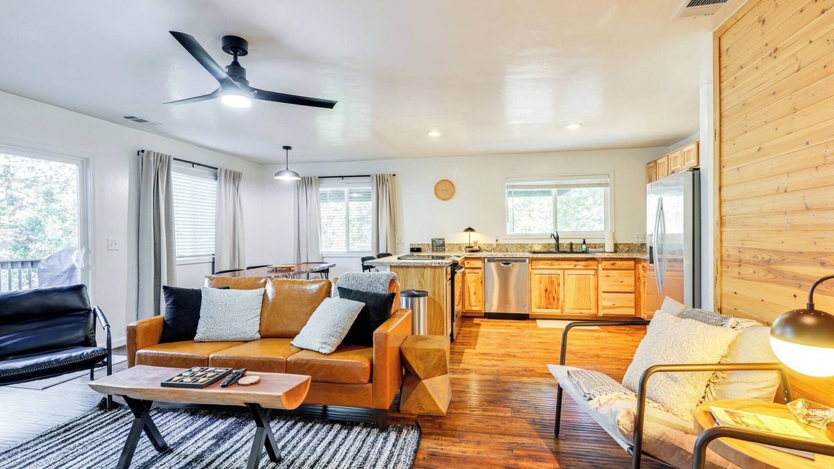 Groveland Cabin | Access to Pine Mountain Lake: Family Cabin w/Deck