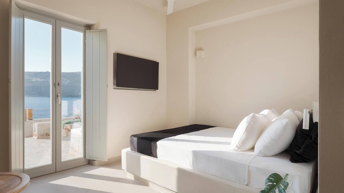 Limeni Apartment | Accessible Double Room By Yerma Suites Limeni