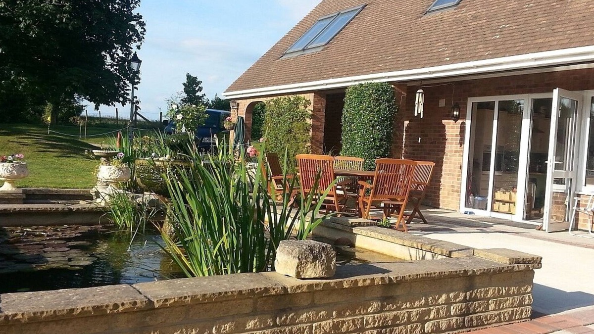 Corfe Mullen House | Accessible Holiday Let In Secluded Location
