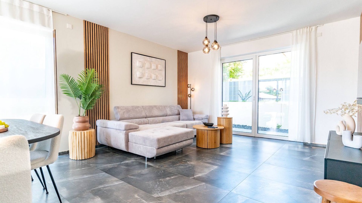Hachenburg Apartment | Accessible Luxury Oasis - SnapLiving Apartments - LUXURY & Comfort