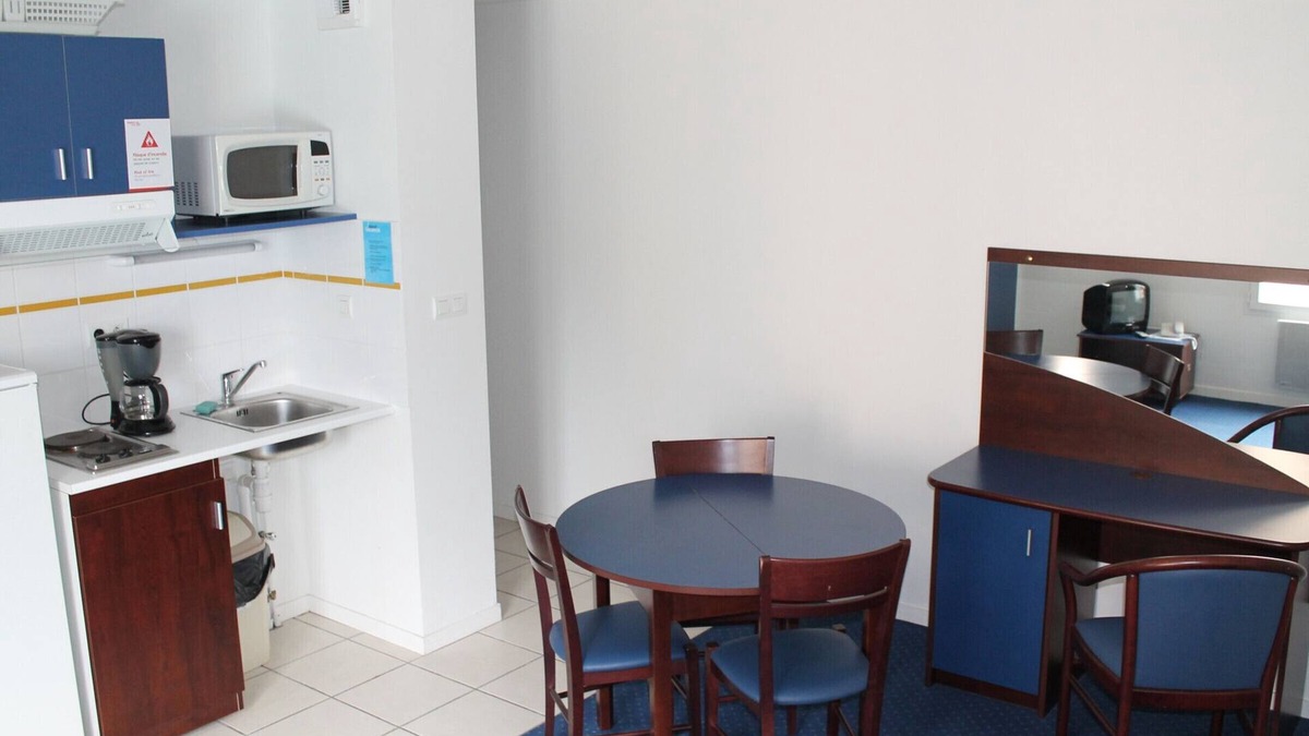 La Roche-Posay Apartment | Accessible T3 Apt near Thermal Baths, pool & parking - La Roche-Posay