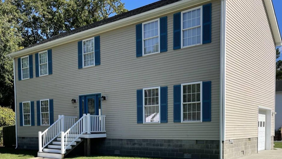 Chincoteague House | Accomac Apple - Spacious , close to town LINENS AND TOWELS PROVIDED , Patio