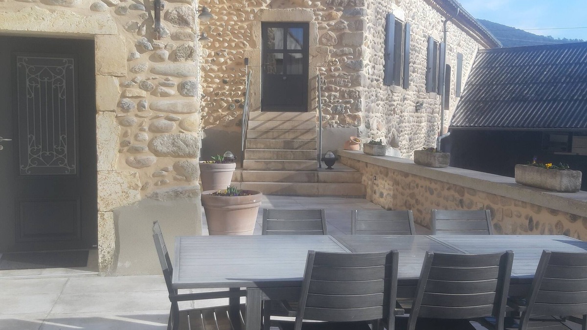 Saint-Laurent-du-Pape House | ACCOMMODATION IN A RENOVATED ARDECHOISE FARMHOUSE IN THE HEART OF THE ARDECHE REGION