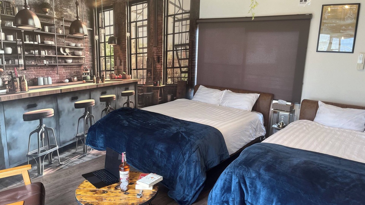 Yokkaichi House | Accommodates 13 people Convenient access to Nagoya, Nagashima, and Ise 3 free parking spaces Family size guesthouse with terrace