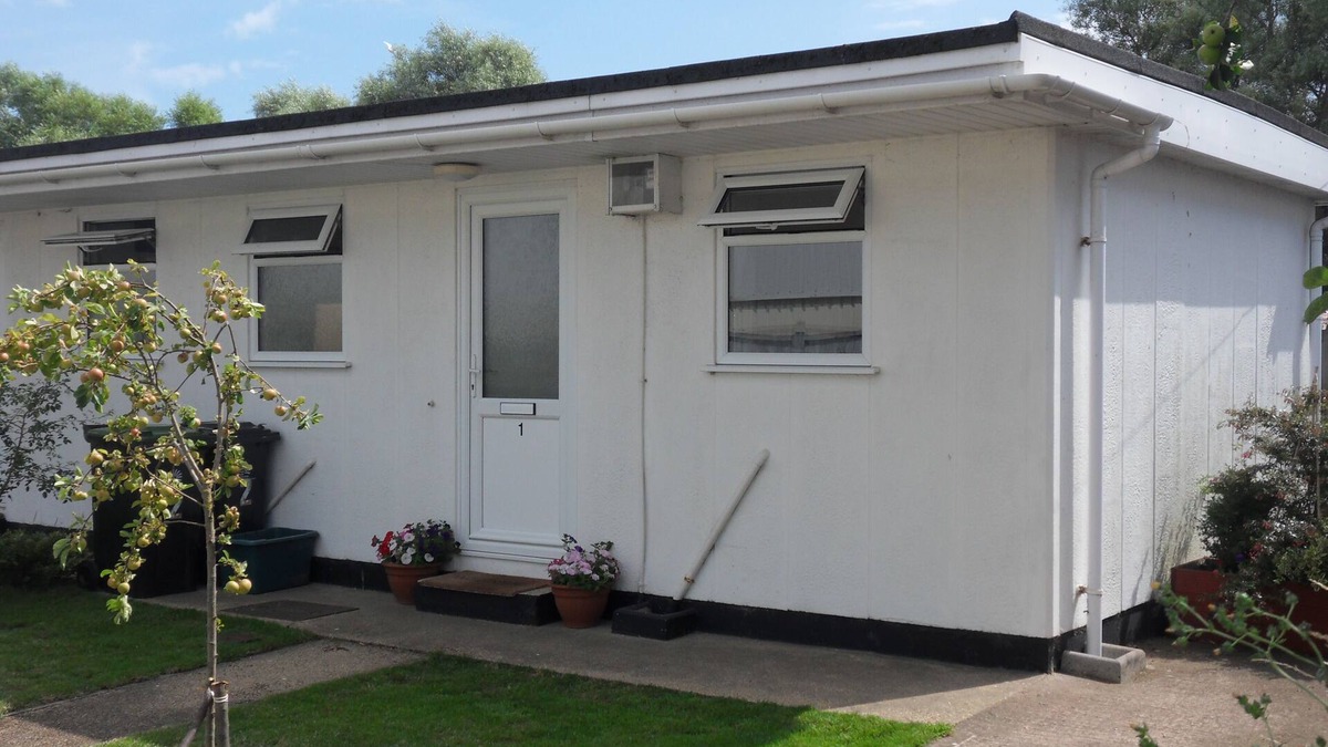 West Bay House | Accommodation for a couple, just a short walk from the beaches and harbour.