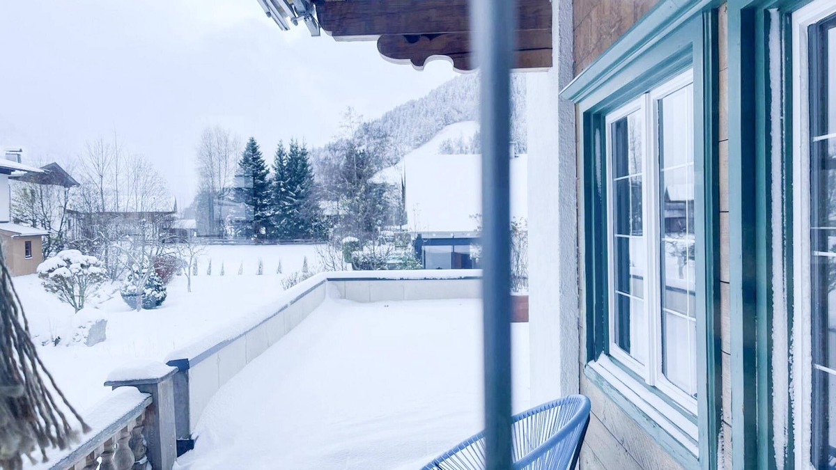 Gundhabing Apartment | Accommodation for small groups, ski bus nearby
