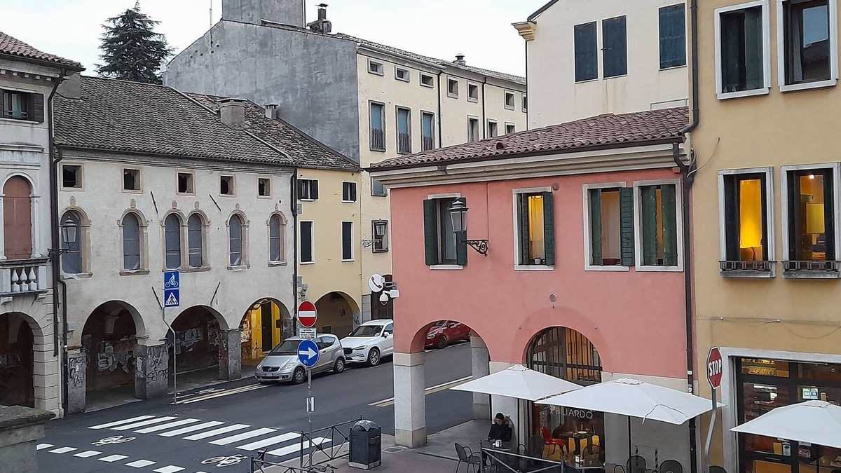 Padova Apartment | Accommodation in central location, Scientific University Pole, Hospital.