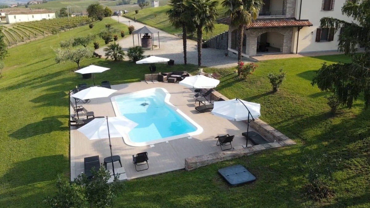 Canelli Apartment | Accommodation 'La Torre' in a renovated late 19th century country house