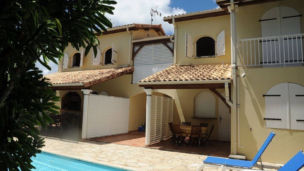 Sainte-Anne Apartment | Accommodation with swimming pool in attractive 3-unit residence. 1.2 km from the beach.