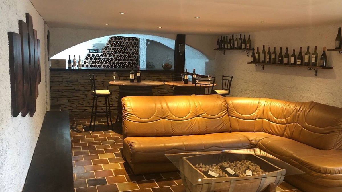 Armissan House | ACCOMODATION IN OUR WINE CELLAR IN THE HEART OF GARRIGUE