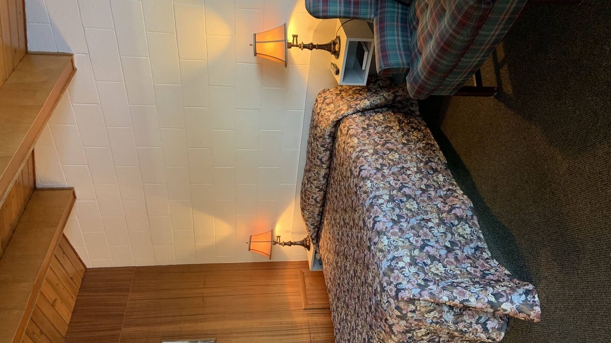 Medicine Hat Hotel | Ace Crown Motel