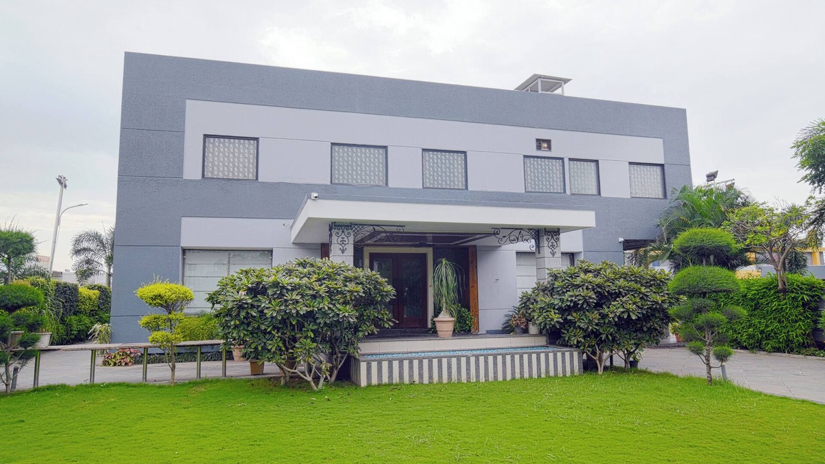 Rau Resort | Aceotel Resort 7th Cloud Indore