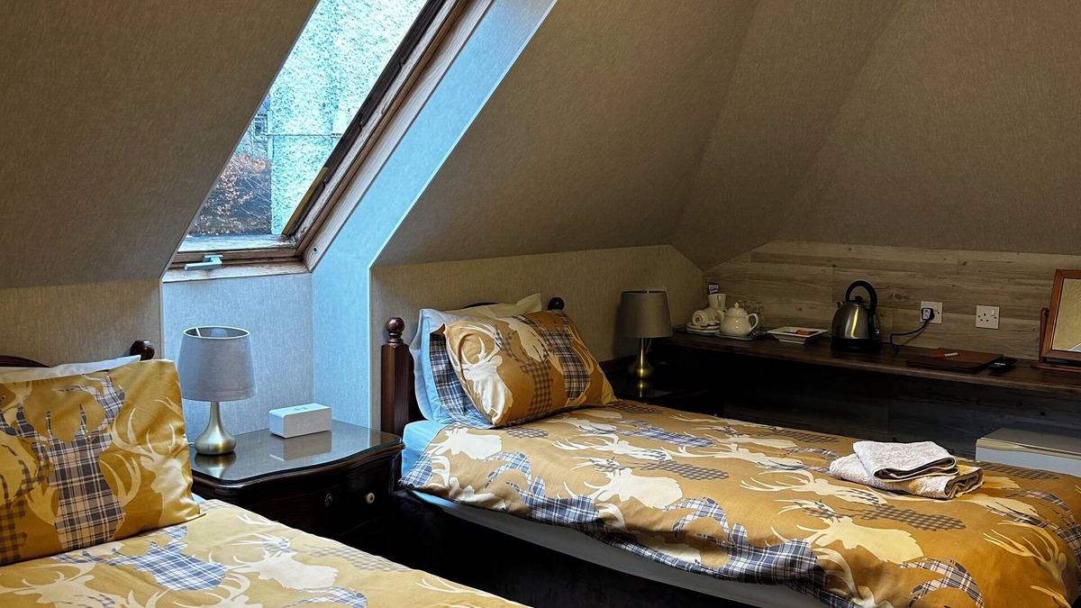 Longcroft House | Acer Lodge Guest House