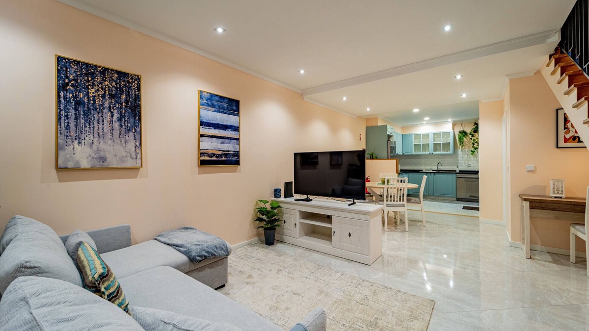Sao Pedro Ski Chalet | Achada by Homie