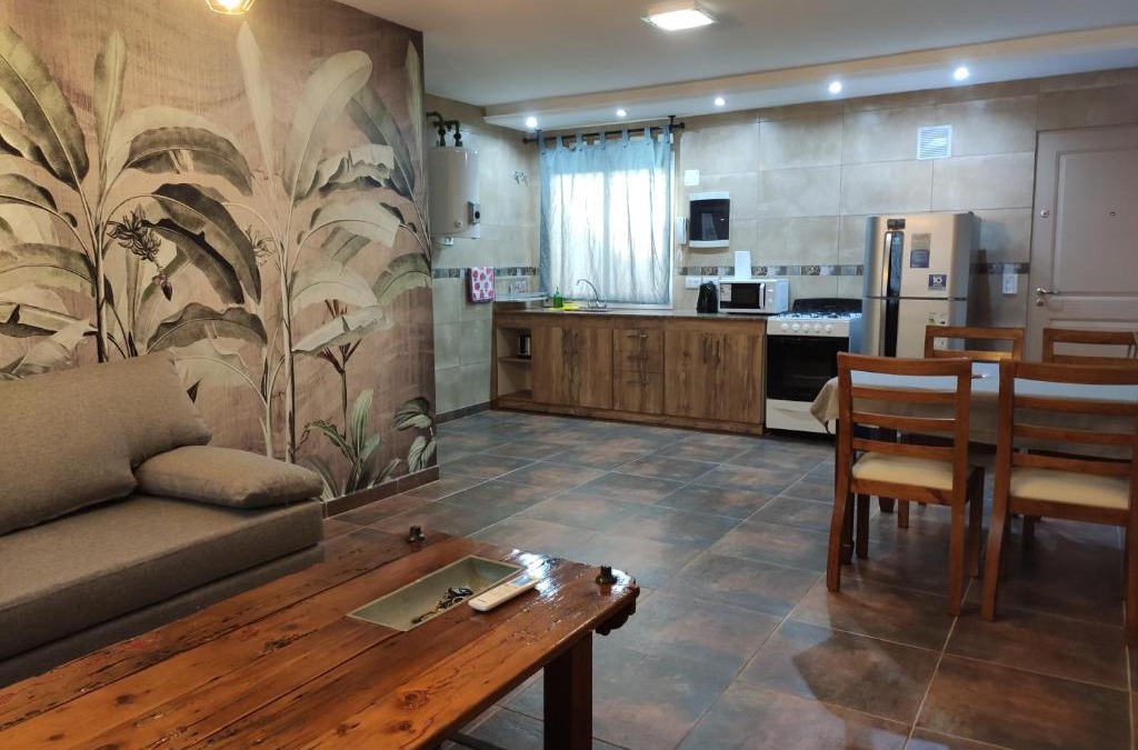 Jose C. Paz Apartment | Acogedor departamento tropical