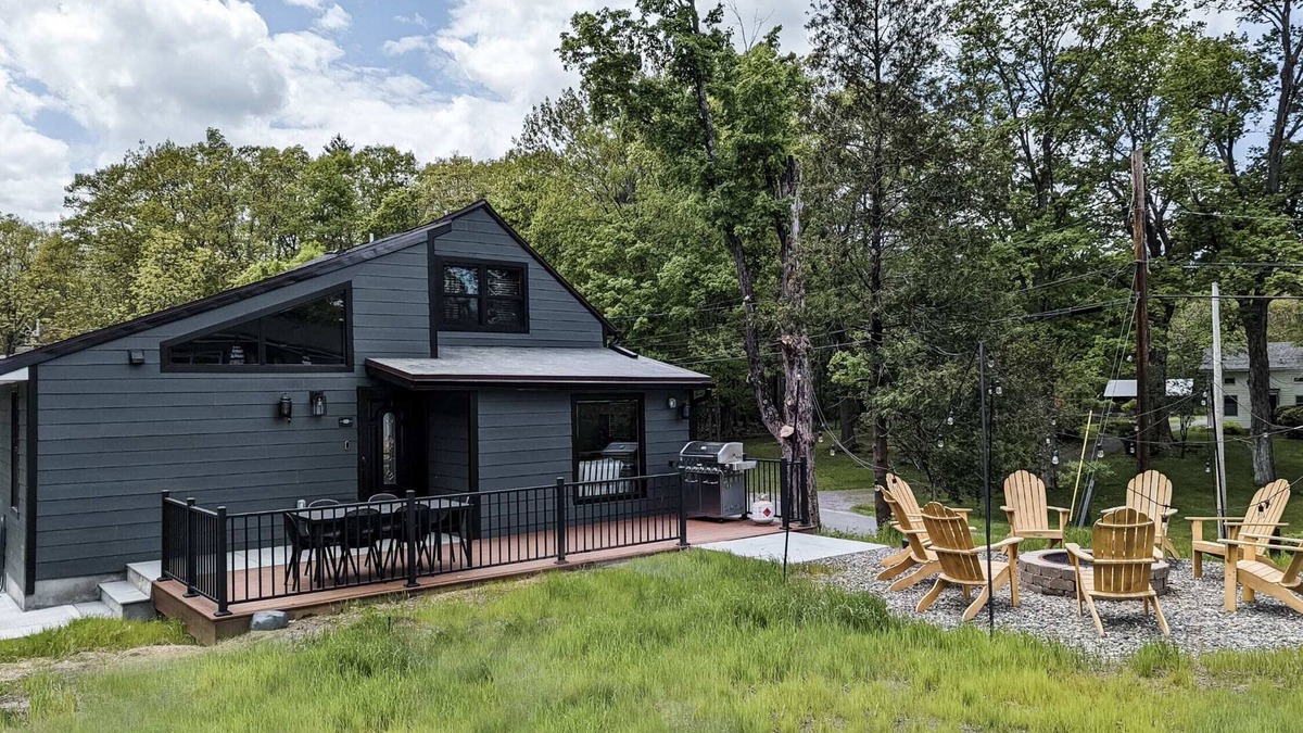 Cairo House | Acorn Bungalow & Lodge - Luxury Cabin, Catskills
