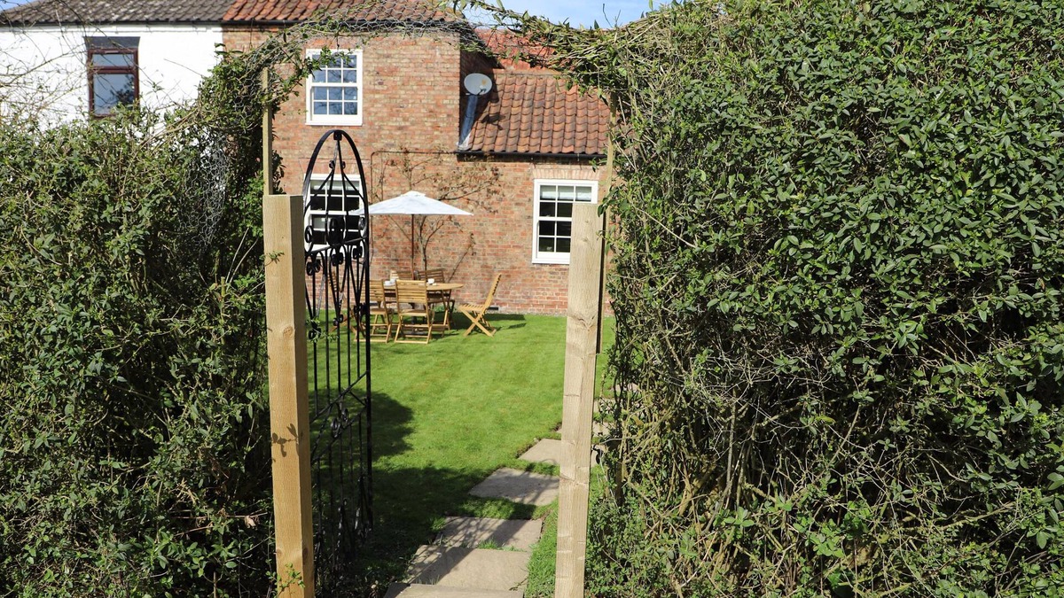 Kilham Cottage | ACORN COTTAGE, family friendly, country holiday cottage in Kilham