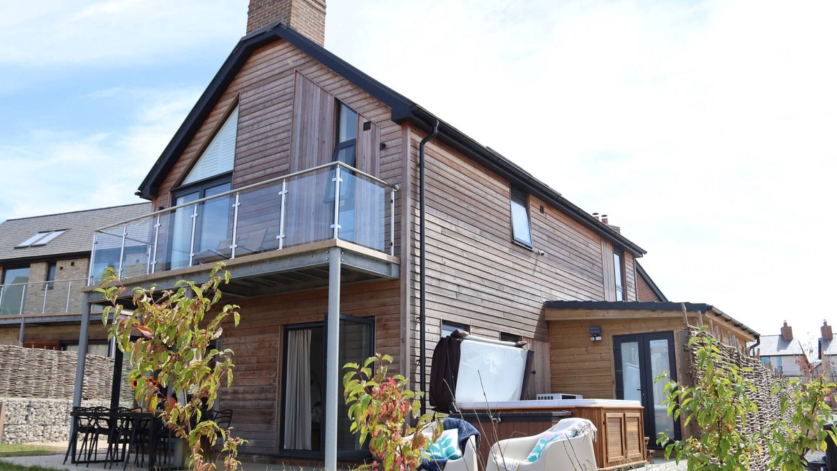 Holworth Cottage | Acorn House - 8 guests in 4 bedrooms