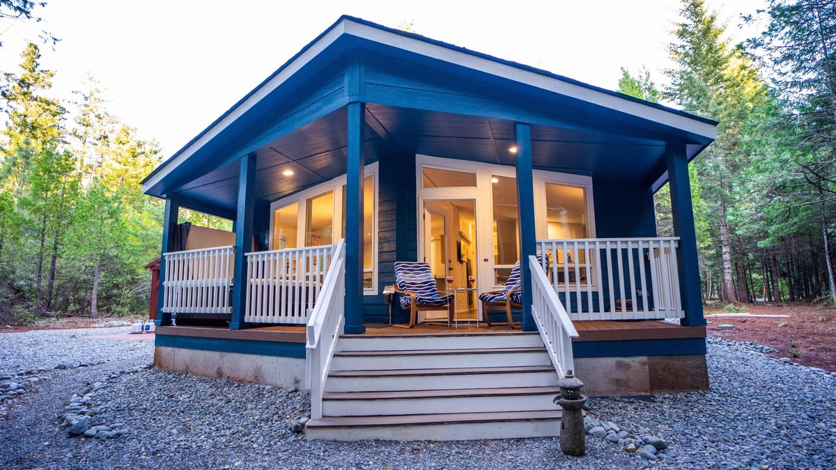 Gasquet House | Acreage Redwood Country. Hot Tub!