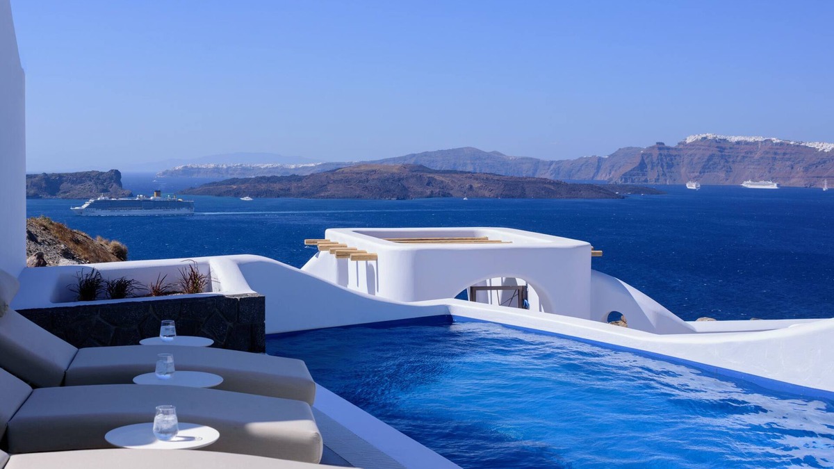 Akrotiri Bed & Breakfast | Acro Blue Luxury Villas
