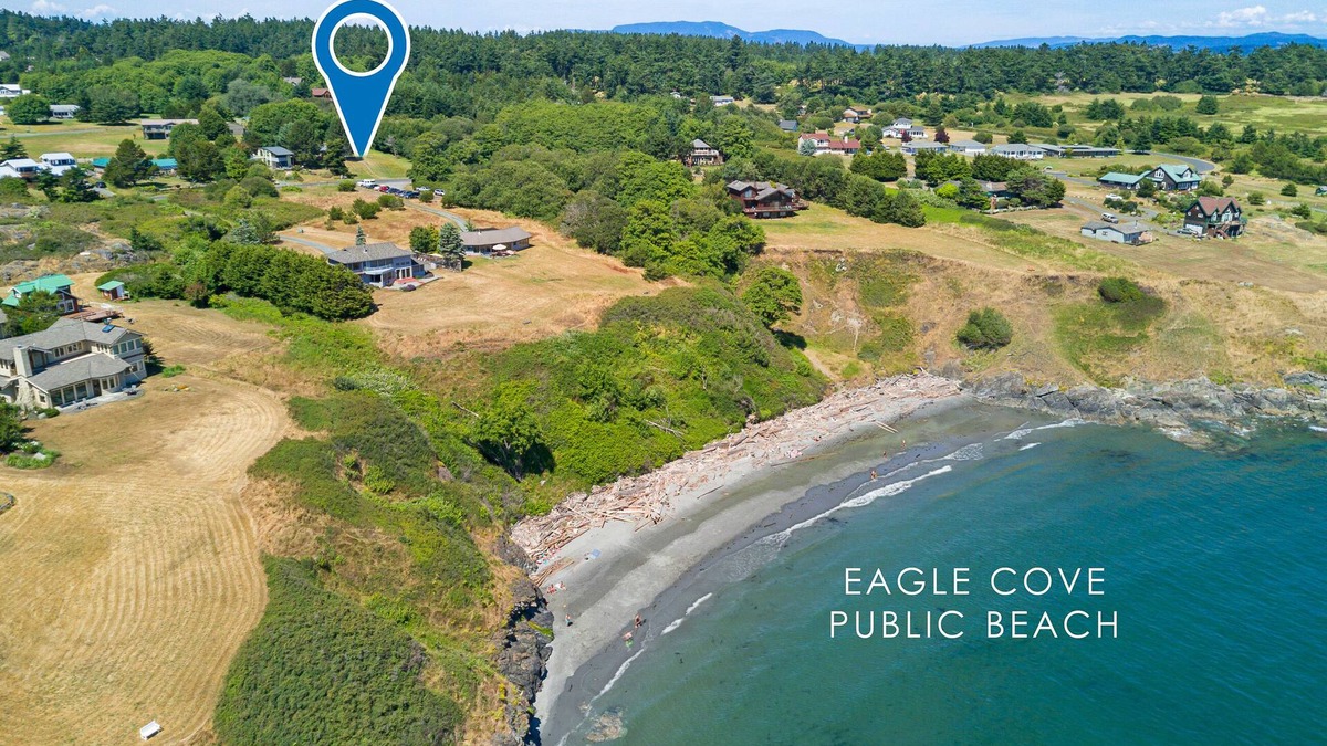 Friday Harbor House | Across From the Beach! (ECL)