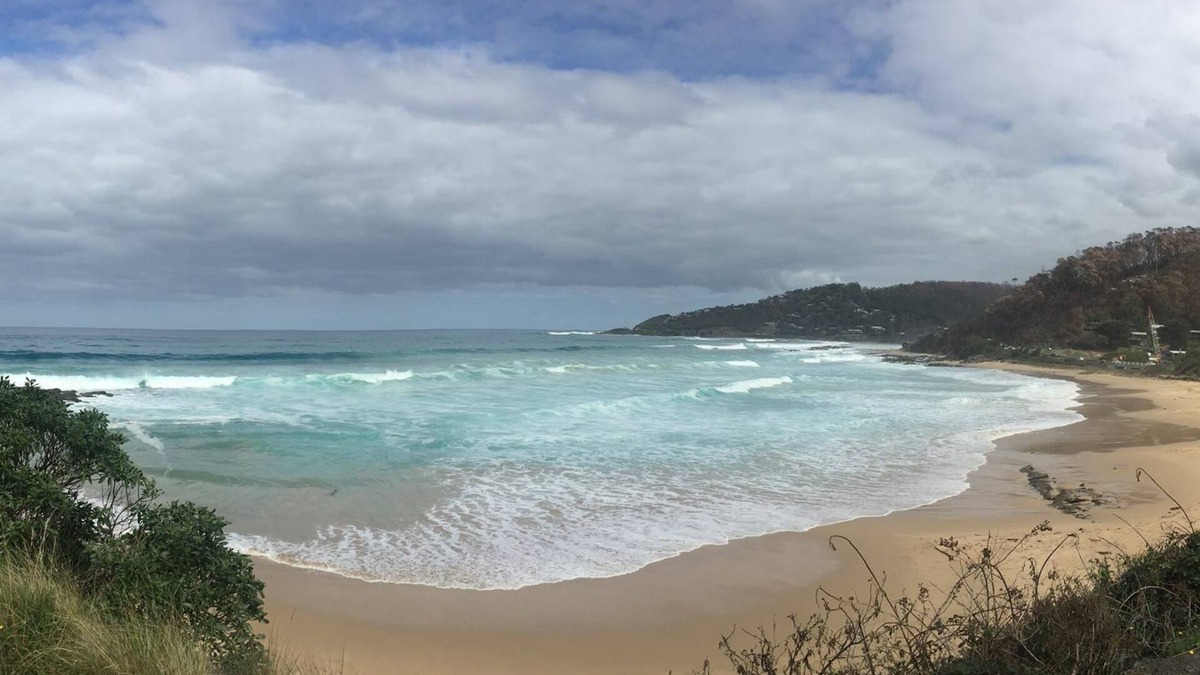 Separation Creek House | across the road from the BEACH!