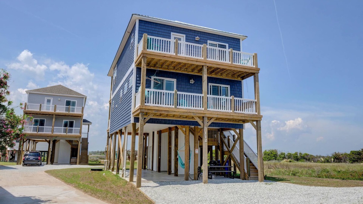 Ocean City Beach House | Across the street from the beach! 4/3 with Spectacular views & ELEVATOR!