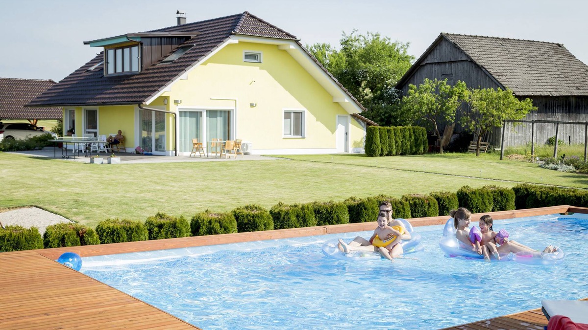 Metlika House | ACTIVE-FAMILY-HOLIDAYS, POOL, SAUNA, near KOLPA RIVER, 1st floor app MIA