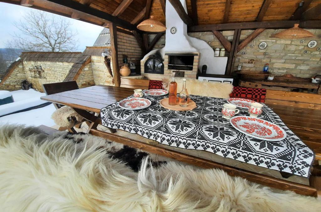 Mintiu Gherlii House | Acul în carul cu fan
