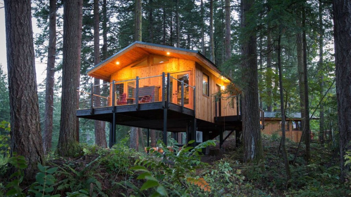 Stevenson Cabin | ADA Luxury Tree House in Heart of Washington