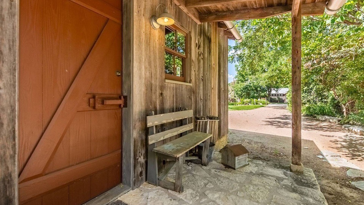 Fredericksburg House | Ada's Peach Street Hideaway - Close to Downtown - Couples Getaway